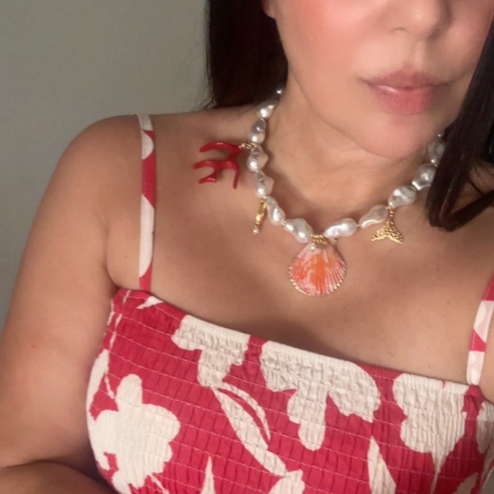 Shells Pearl Necklace - Picture 3 of 5